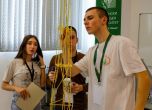 282-сантиметрова кула от спагети на ученици от Шумен спечели състезанието Varna Spaghetti Engineering
