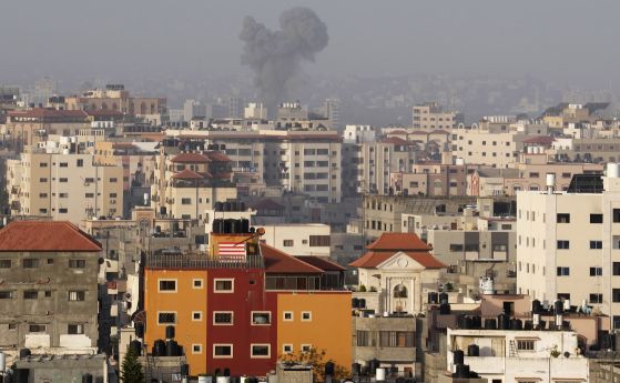 Сблъсъци и въздушни удари в Израел