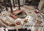 Папа Франциск оглави литургията за католическия Великден пред хиляди поклонници (галерия)
