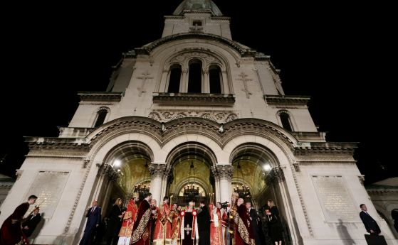 Патриарх Неофит отслужва празничното богослужение в ''Св. Александър Невски'' (снимки)