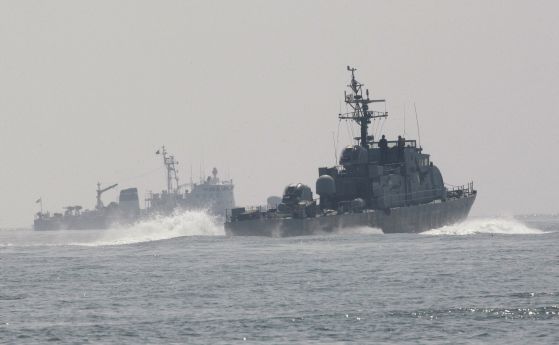 Южна Корея предупреди с изстрели севернокорейски патрулен кораб