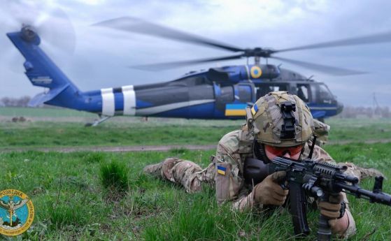 Спецчастите на украинското военно разузнаване летят на американски Black Hawk