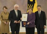 Меркел получи най-високия орден на Германия, досега е даван само на Аденауер и Кол
