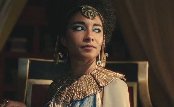 Цветнокожата Клеопатра на Netflix възмути Египет