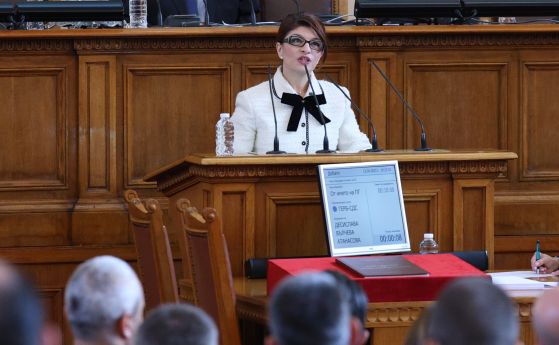 Десислава Атанасова видя 50% шанс за съставяне на правителство