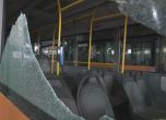 Вандали изпочупиха всички прозорци на автобус 260 в София, уцелиха шофьора с камък (снимки)