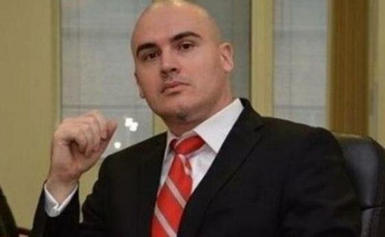 Уличеният в плагиатство кандидат-премиер на ИТН Петър Илиев стана и кандидат-доцент