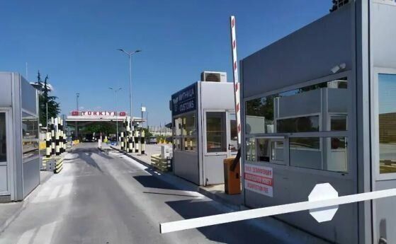 Интензивен е трафикът на границата с Румъния и Гърция