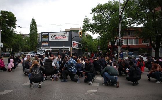 Протест в памет на двамата загинали пешеходци в София затвори бул. ''Сливница''