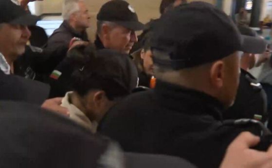 18-годишният, причинил катастрофата на бул. ''Сливница'', остава в ареста (обновена)