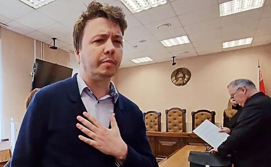 Лукашенко помилва осъдения на 8 години затвор блогър Роман Протасевич