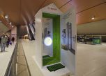 Арт инсталация в метрото представя устойчивото домакинство