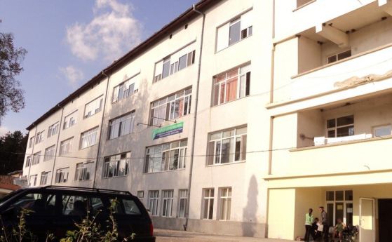 Рехабилитационната болница в Котел спря работа, здравният министър отива на посещение
