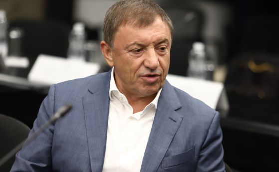Алексей Петров отрича да има роля в съставянето на кабинета. Борисов искал да стоплят отношенията