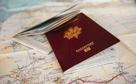 ГДБОП арестува четирима за печатане на фалшиви шофьорски книжки и лични карти