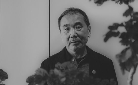 Писателят Харуки Мураками се бори за запазване на парк и стадион в Токио, вдъхновили творчеството му