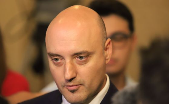 Правосъдният министър иска ВСС да спре процедурата по избор на нов главен прокурор