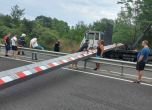 Произшествие с кран затвори пътя Созопол - Бургас