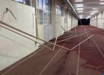 Метални тръби се срутиха в спортна зала във Враца по време на тренировка