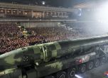 Ким Чен Ун и Шойгу на нощен парад в Пхенян с дронове и ядрени ракети (снимки)