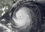 Евакуират стотици хиляди, тайфунът Ханун удря Япония