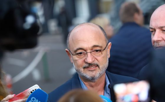 Бившият здравен министър: Не сме планирали хеликоптерни бази в болниците