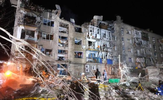 Пак атакуваха Москва с дронове, Зеленски съобщи, че при удара срещу Покровск са загинали 9 души