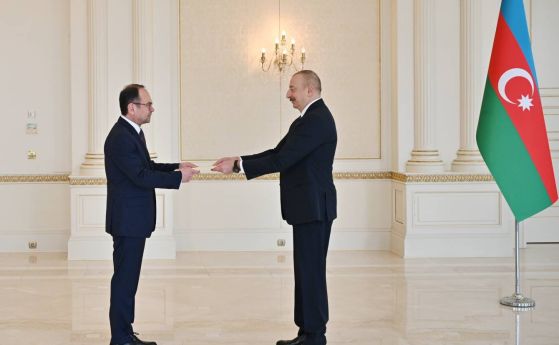 Посланик Стоянов връчва акредитивните си писма на президента на Азербайджан Илхам Алиев.