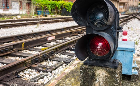 Саботаж в железниците в Полша. Радио сигнал ''стоп'' спря над 20 влака, контраразузнаването разследва