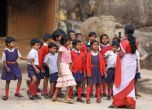 Насилие в Индия: Учителка накарала деца да удрят шамари на свой съученик от мюсюлмански произход