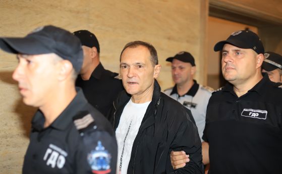 Божков не се оплаква от здравето си, но на 67 години не му било лесно в ареста