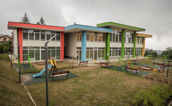 Нова детска градина в Бистрица, кметът Николай Гюров обеща и в Железница
