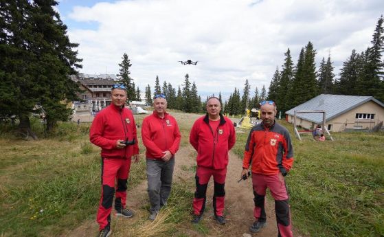 Четири специализирани дрона с термокамери дари SiteGround на Планинската спасителна служба