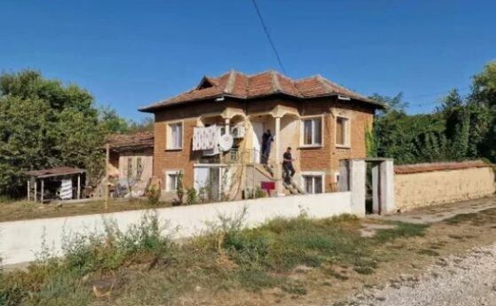 НАП и Икономическа полиция проверяват незаконния социален дом в Изгрев