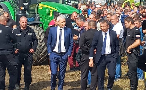 Костадин Костадинов изгонен от протеста на земеделците