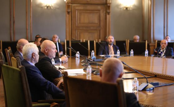 Комисията по отбрана одобри предоставянето на военна помощ на Украйна