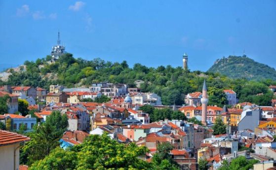 ПП-ДБ: Кметът на Пловдив от ГЕРБ вкарва пловдивчани в задължения за милиони