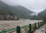 Над 100 изчезнали и 14 загинали при наводнение в Индия