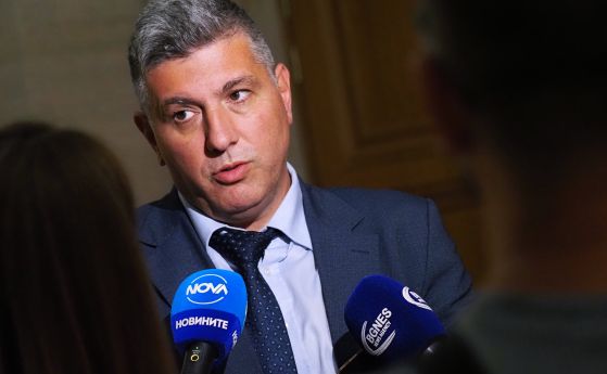 Цеков: Най-сериозна остава ситуацията в Разградско, преспите са по 2 метра