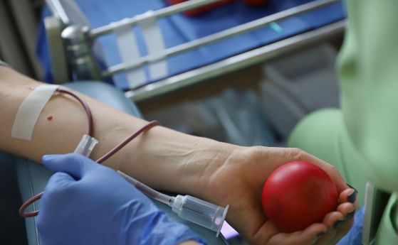 Десетки кръводарители във ВМА на ''Щедрия вторник''