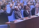 Кирил Петков, Йордан Цонев и Делян Пеевски се карат в пленарната зала