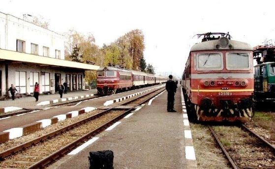 Запали се локомотивът на влака Димитровград - Горна Оряховица