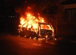 Опожарена кола край Мало Бучино. С нея ли избягаха обирджиите на инкасото?