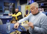 Шефовете на Левски отрязаха феновете за среща