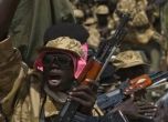 Армията се изтегли от голям град в Судан, стотици хиляди цивилни бягат