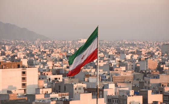 Иранското знаме
