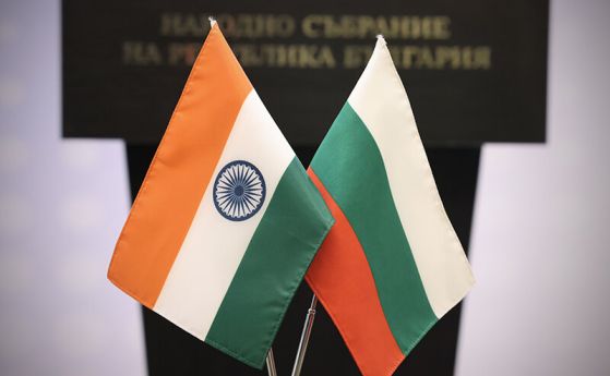 Индийски и български флаг