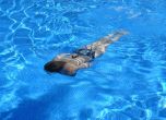 Плуването в студени води облекчава симптомите на менопаузата, твърдят учени