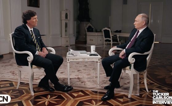 Тъкър Карлсън и Владимир Путин в Кремъл