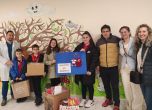 Бургаски ученици изплетоха 1000 мартеници за местна болница